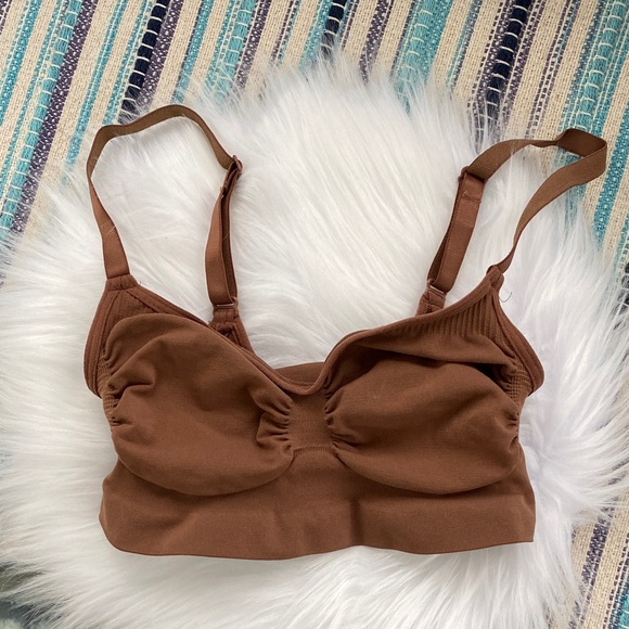 SKIMS seamless sculpt jasper bralette - Picture 1 of 11